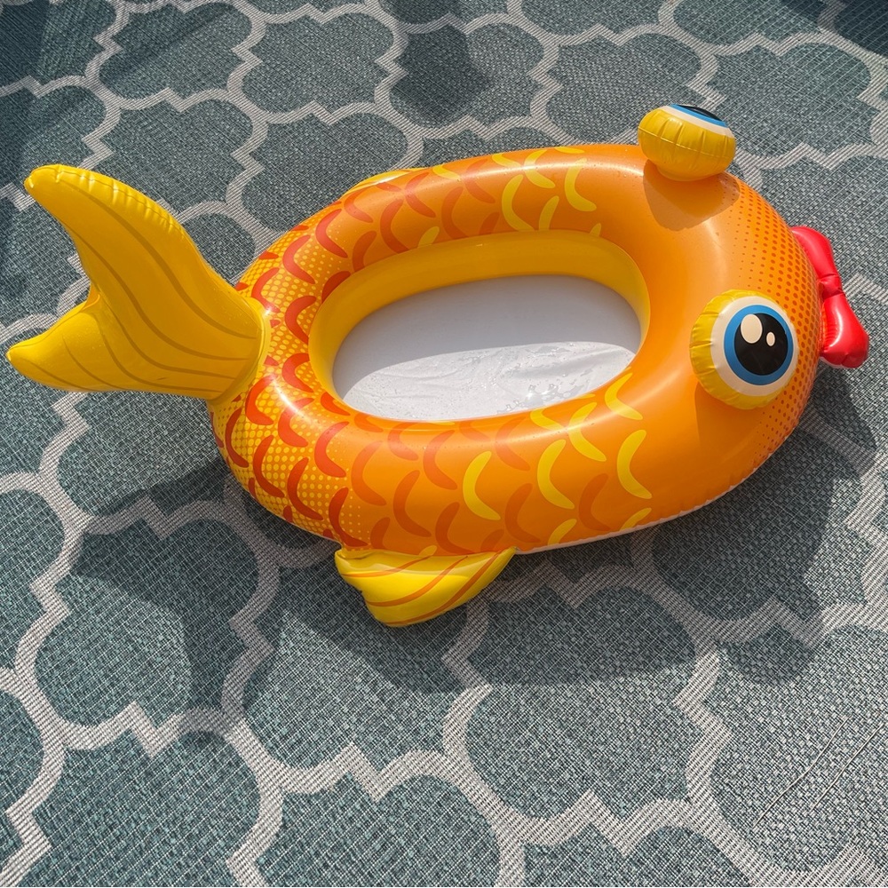 INFLATABLE fish float 🧡 - Picture 3 of 3
